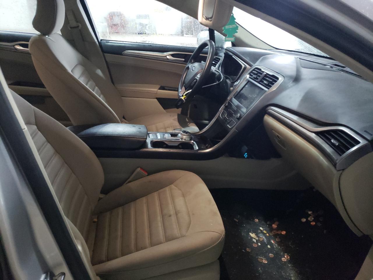 Photo 5 from auction – 2019 FORD FUSION SE with VIN 3FA6P0LU5KR188687
