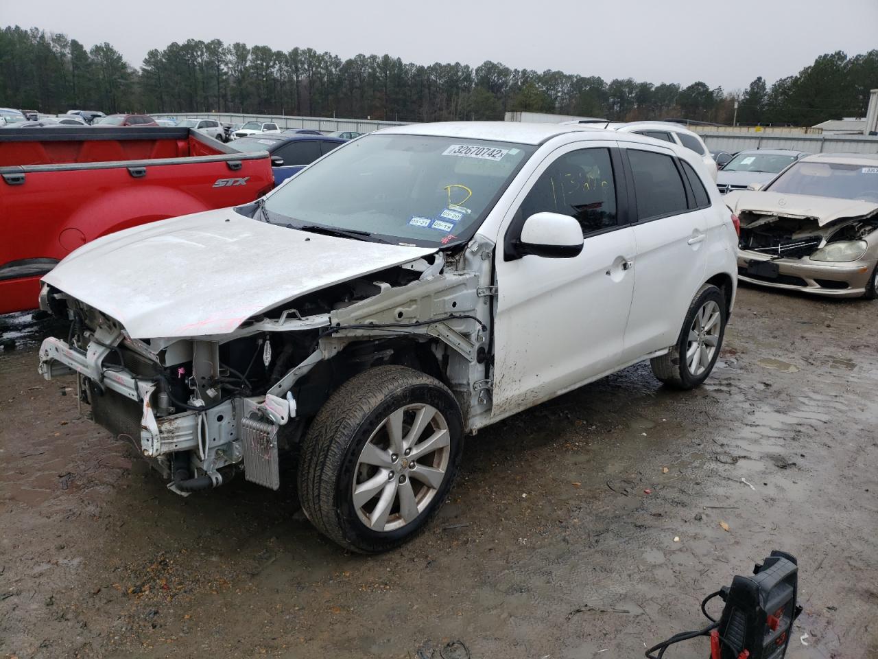 Photo 2 from auction – 2013 MITSUBISHI OUTLANDER with VIN 4A4AP3AU4DE010552