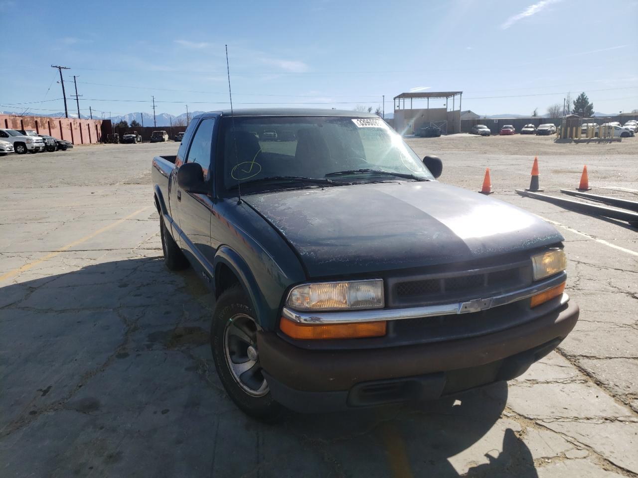 CHEVROLET S10 1998 with VIN 1GCCS1946W8175592 - Photo from auction