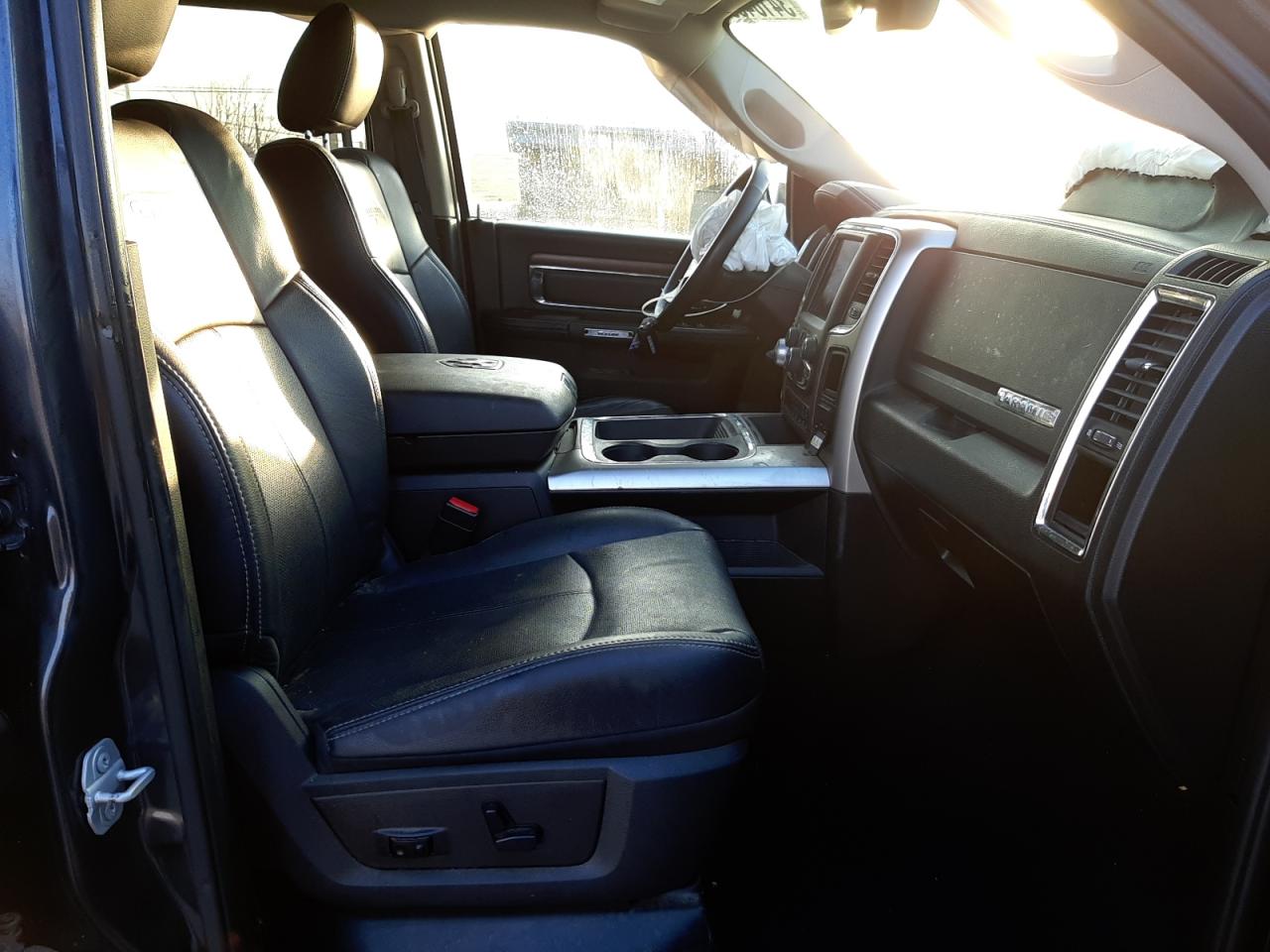 Photo 5 from auction – 2018 RAM 1500 LARAM with VIN 1C6RR7NM2JS354813