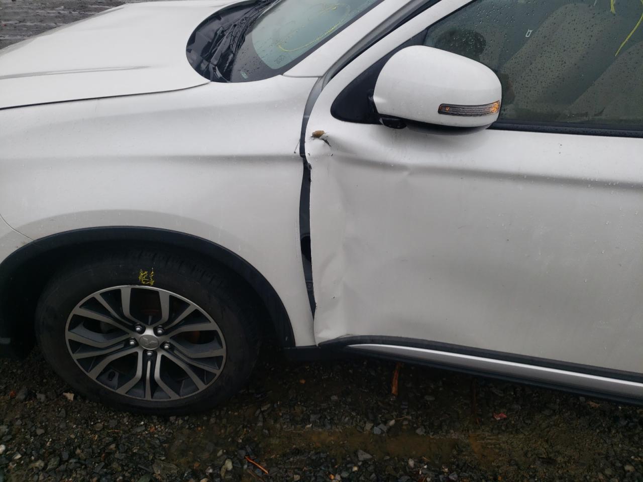 Photo 10 from auction – 2018 MITSUBISHI OUTLANDER with VIN JA4AD3A33JZ014565