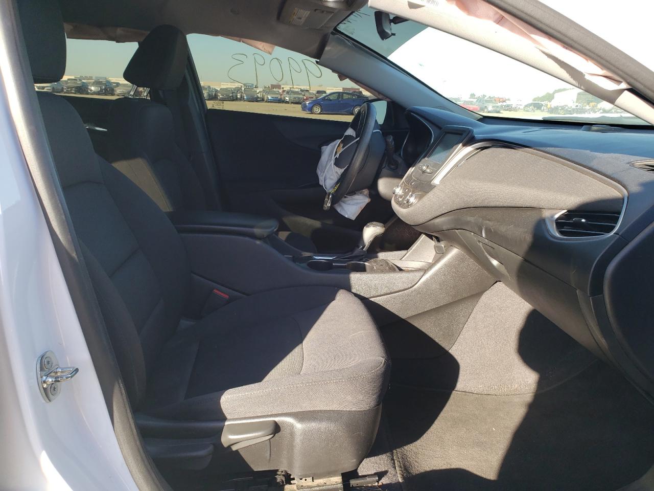 Photo 5 from auction – 2017 CHEVROLET MALIBU LS with VIN 1G1ZB5ST1HF211361