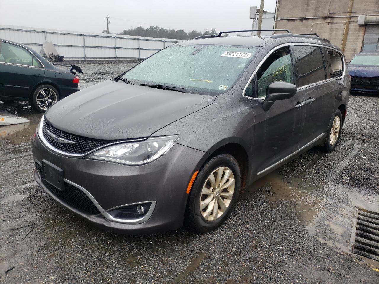 Photo 2 from auction – 2017 CHRYSLER PACIFICA T with VIN 2C4RC1BG5HR524163