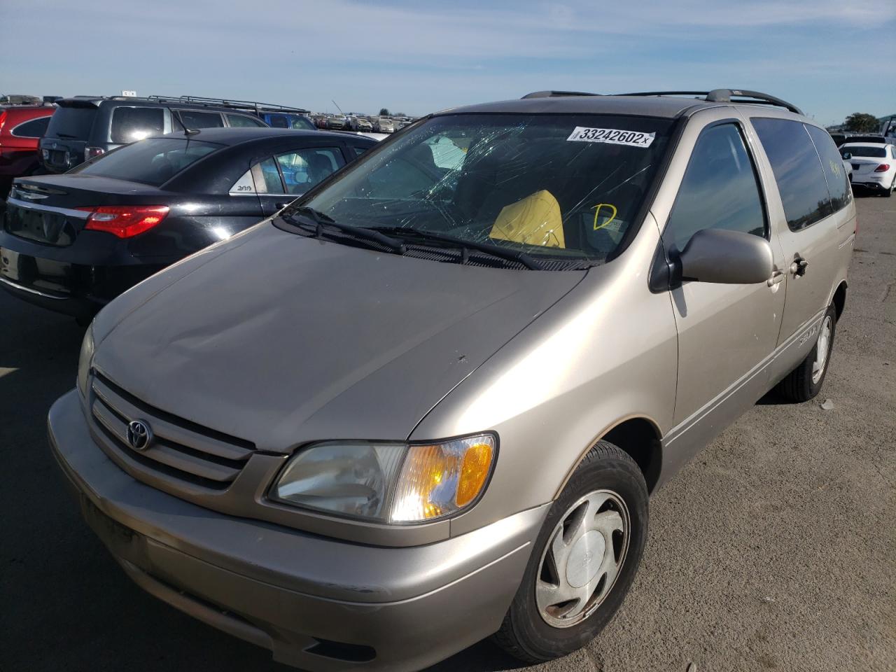 Photo 2 from auction – 2002 TOYOTA SIENNA LE with VIN 4T3ZF13C72U430432