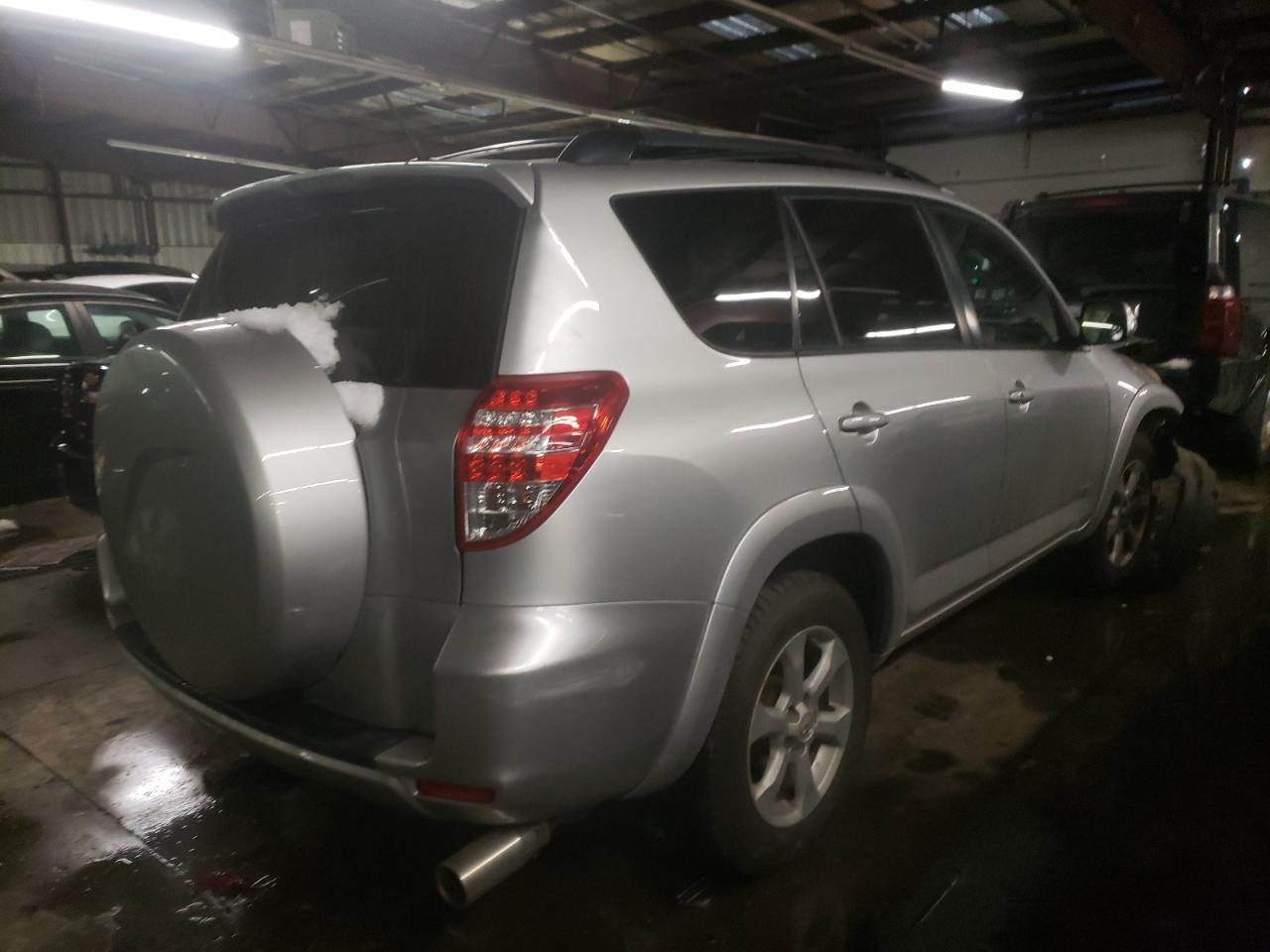 Photo 4 from auction – 2011 TOYOTA RAV4 LIMIT with VIN 2T3YK4DV4BW012404