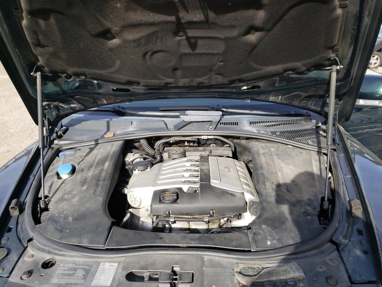 Photo 7 from auction – 2004 VOLKSWAGEN TOUAREG 3. with VIN WVGBC67L44D021950