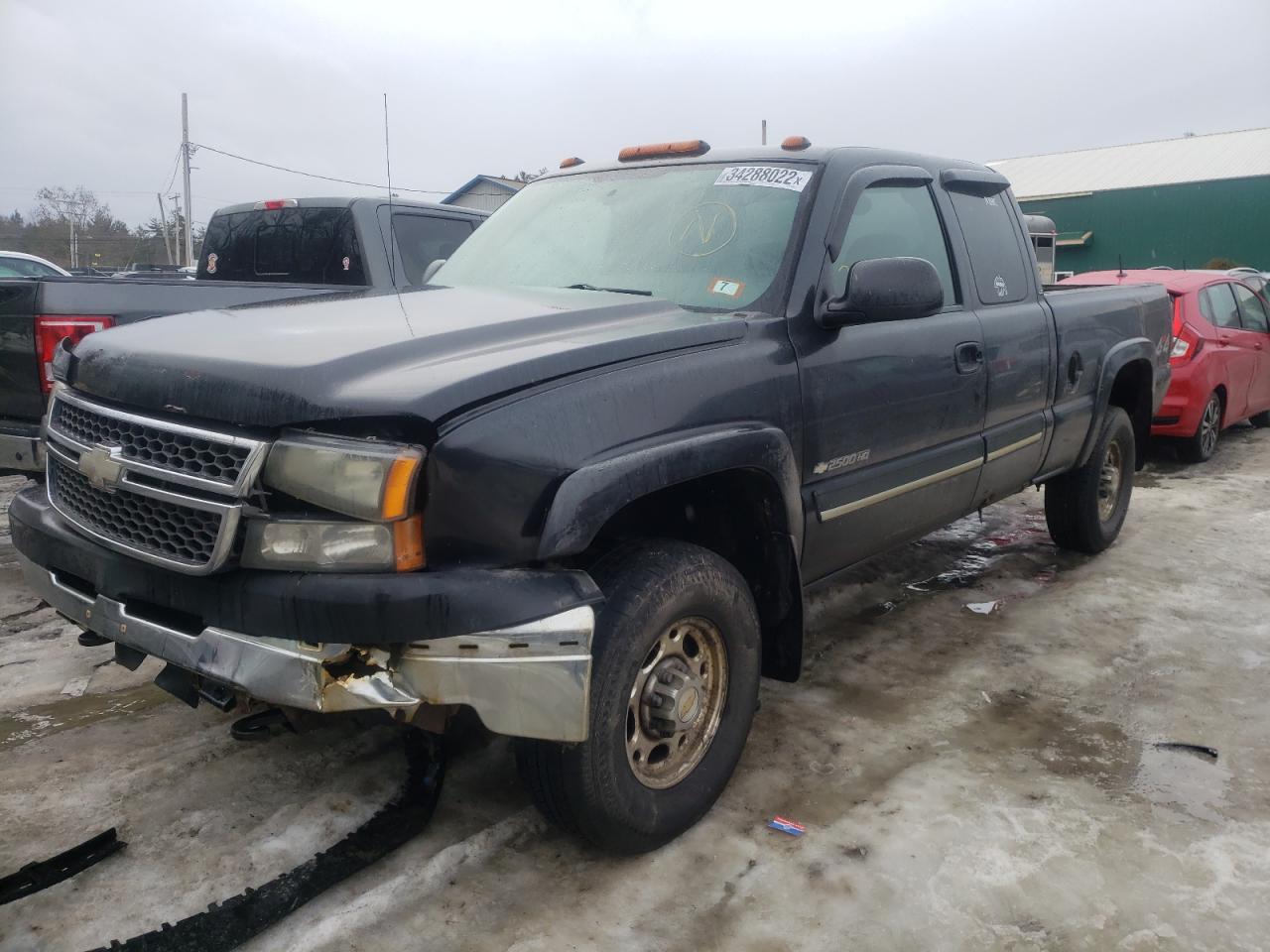 Photo 2 from auction – 2005 CHEVROLET SILVERADO with VIN 1GCHK29U85E102834