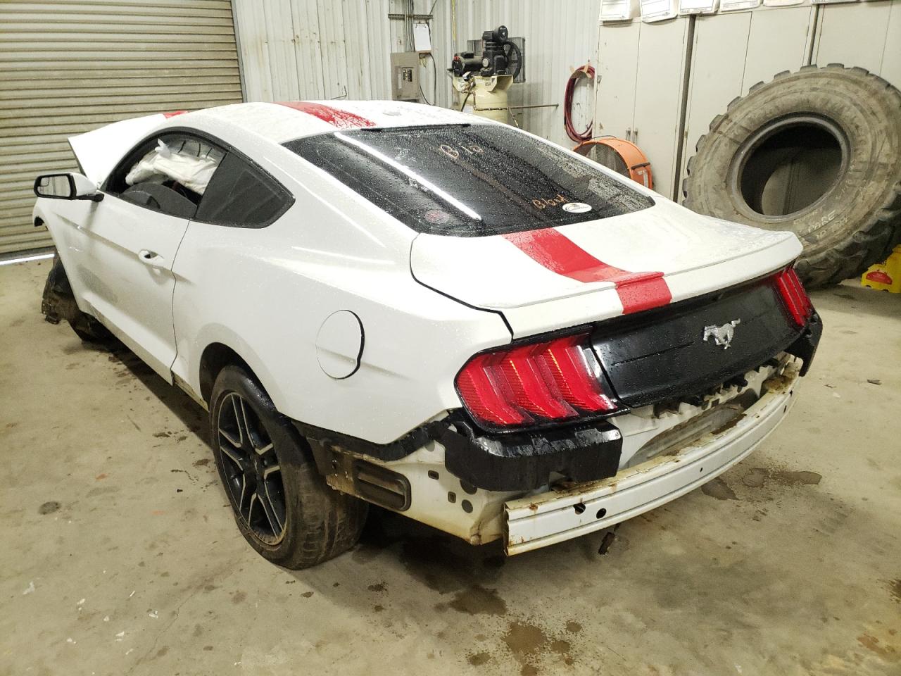 Photo 3 from auction – 2018 FORD MUSTANG with VIN 1FA6P8TH2J5114176
