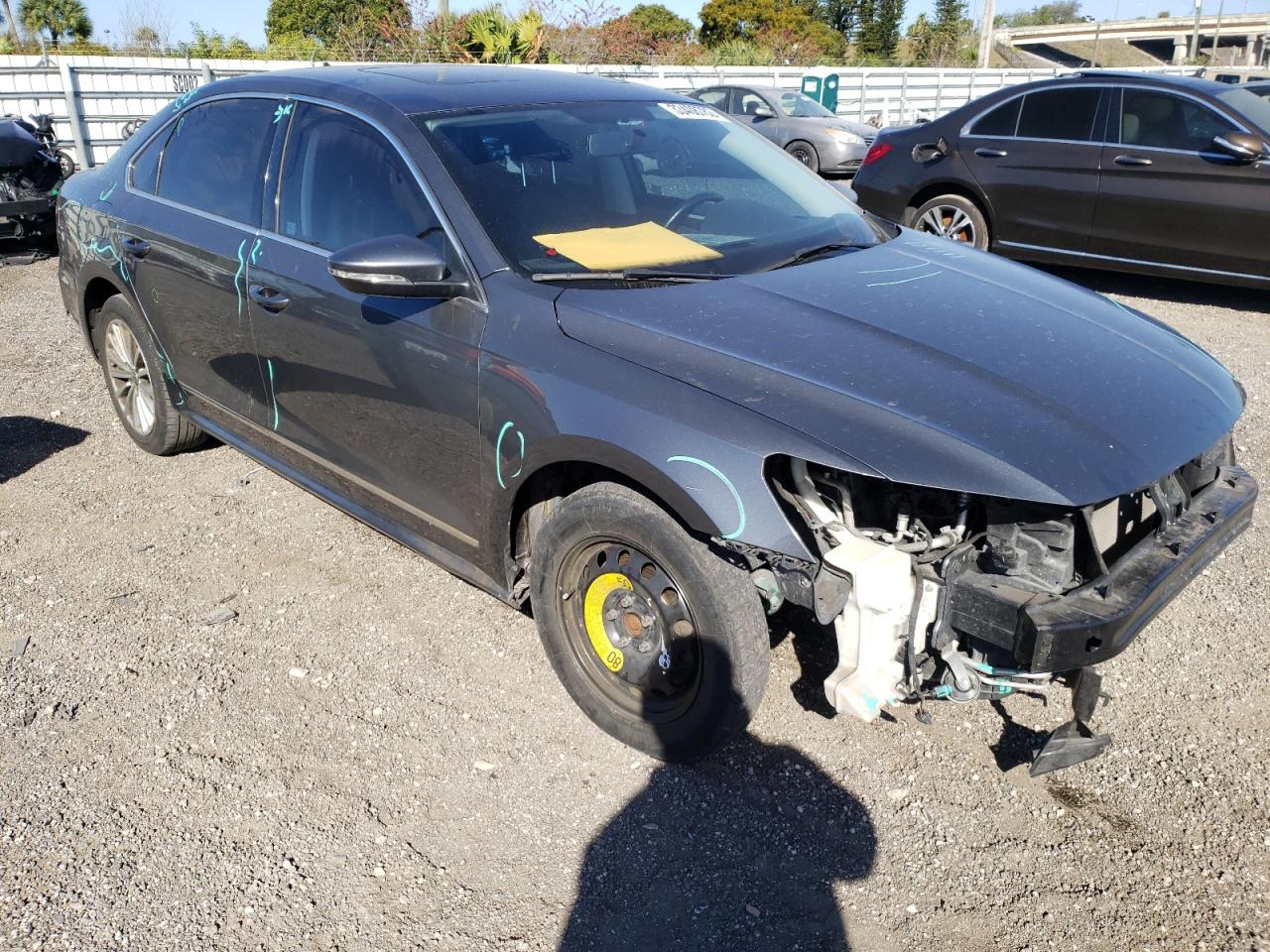 VOLKSWAGEN PASSAT SE 2017 with VIN 1VWBT7A36HC010346 - Photo from auction