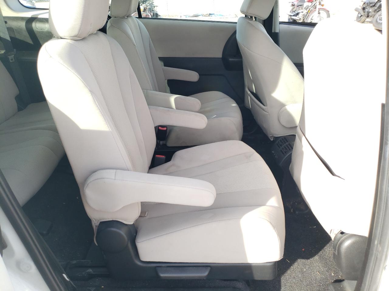 Photo 6 from auction – 2014 MAZDA 5 SPORT with VIN JM1CW2BL6E0168344