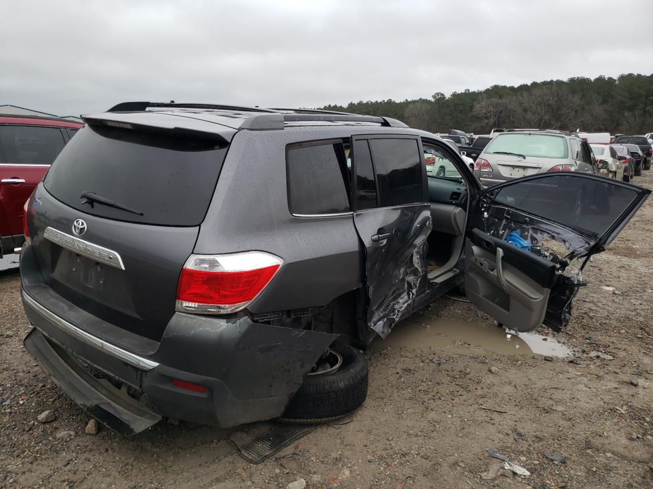 Photo 4 from auction – 2013 TOYOTA HIGHLANDER with VIN 5TDZA3EH9DS038673