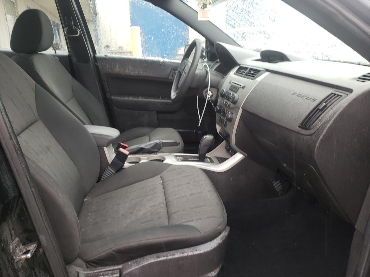 Photo 5 from auction – 2010 FORD FOCUS SE with VIN 1FAHP3FN4AW214044
