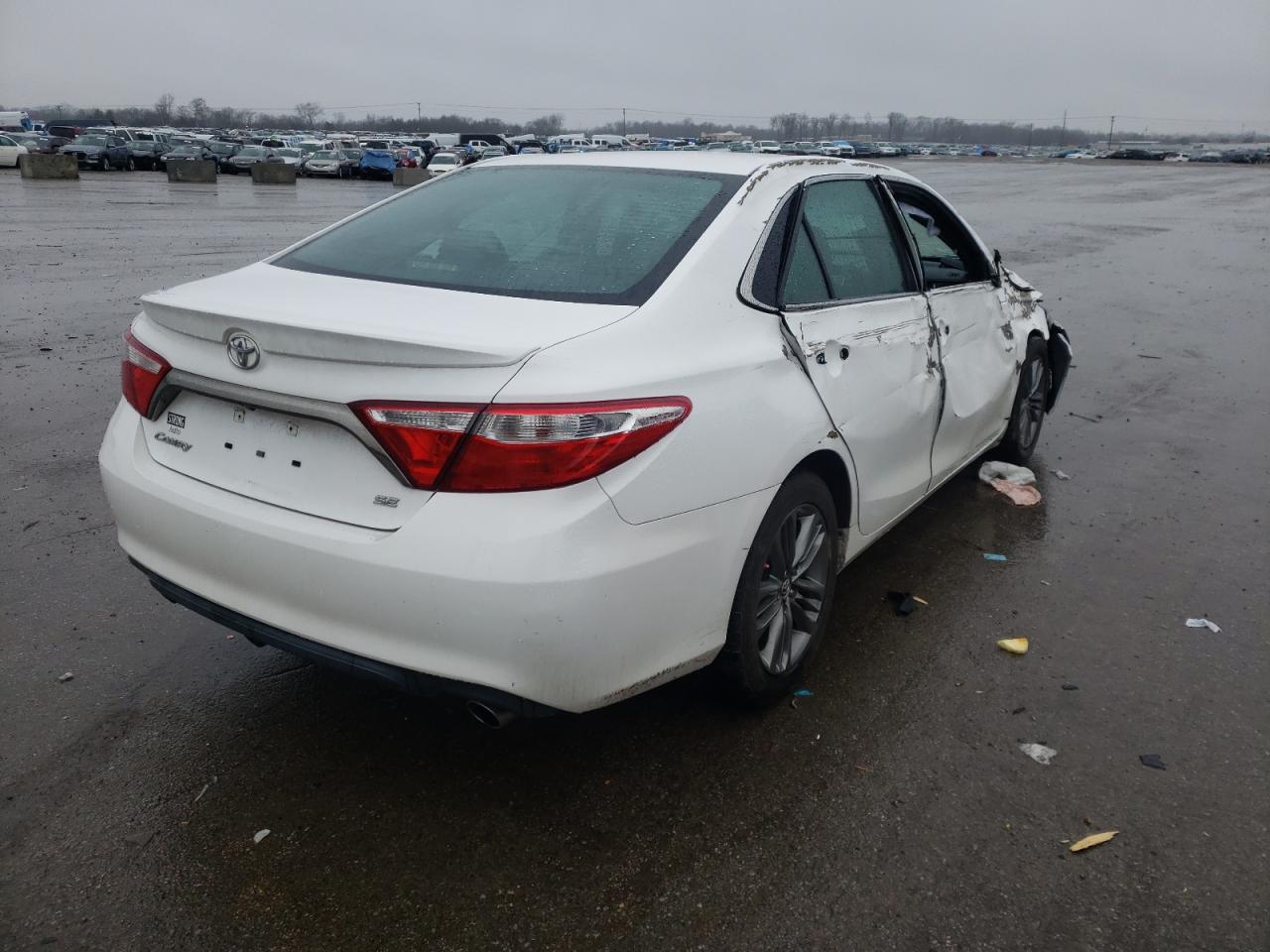 Photo 4 from auction – 2015 TOYOTA CAMRY SE with VIN 4T1BF1FK7FU474675