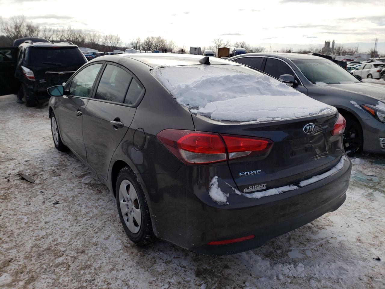 Photo 3 from auction – 2017 KIA FORTE LX with VIN 3KPFK4A73HE109790