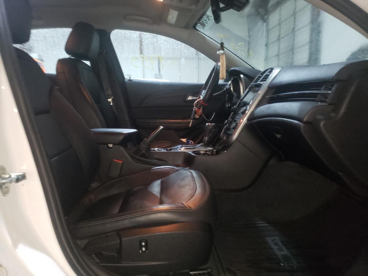 Photo 5 from auction – 2015 CHEVROLET MALIBU 2LT with VIN 1G11D5SL8FF352013