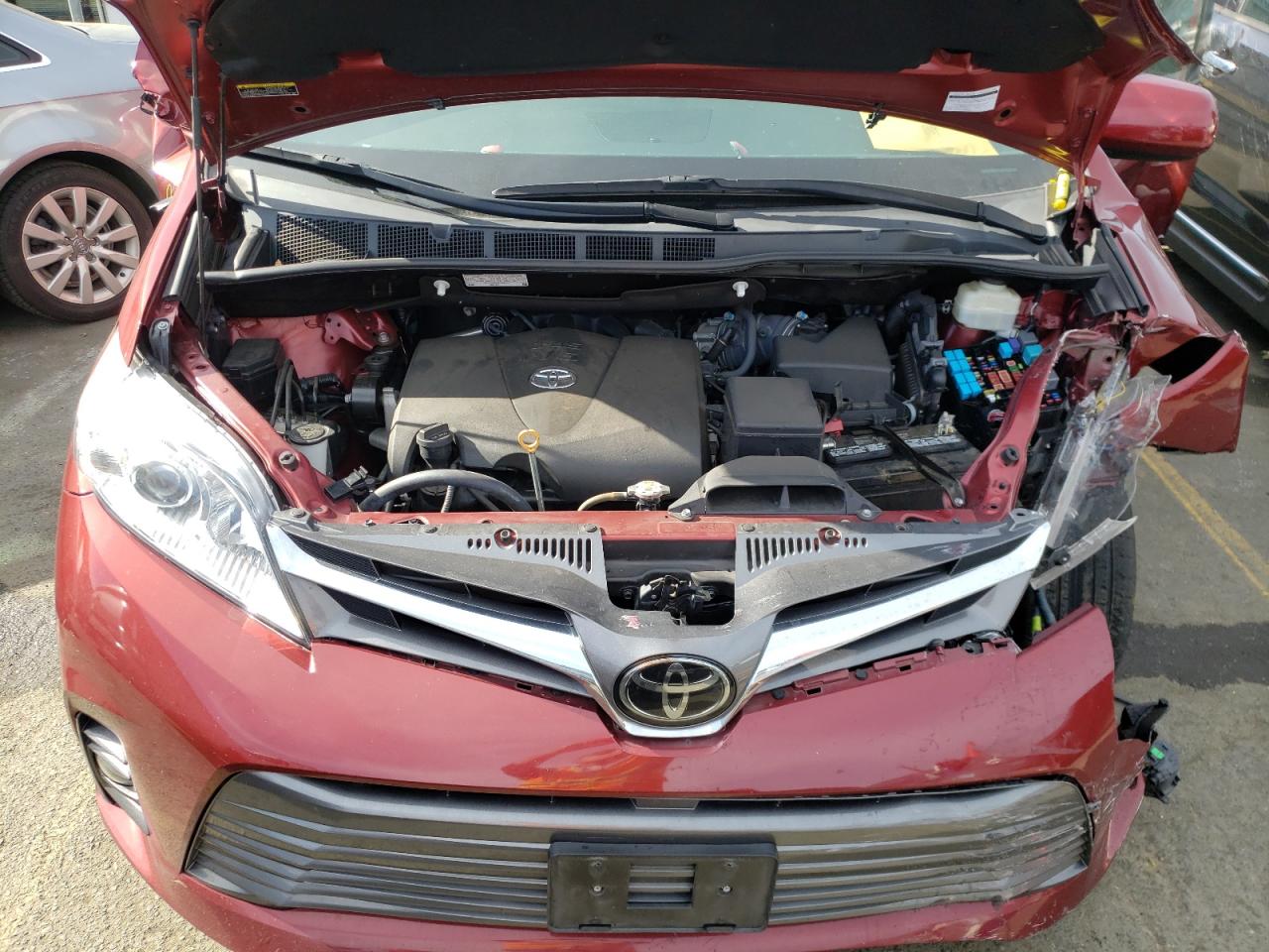 Photo 7 from auction – 2018 TOYOTA SIENNA XLE with VIN 5TDYZ3DC4JS953467