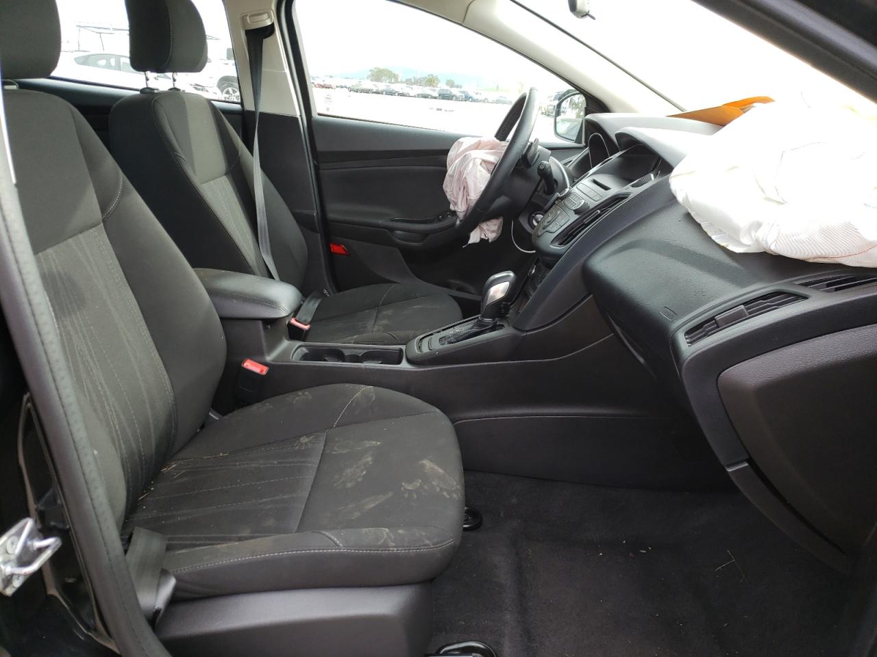 Photo 5 from auction – 2015 FORD FOCUS SE with VIN 1FADP3K25FL315029