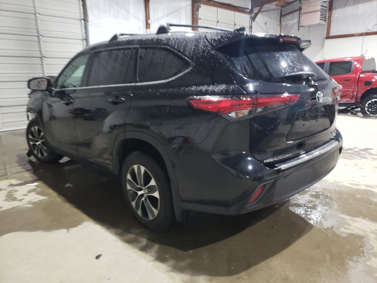 Photo 3 from auction – 2020 TOYOTA HIGHLANDER with VIN 5TDGZRBH9LS026500