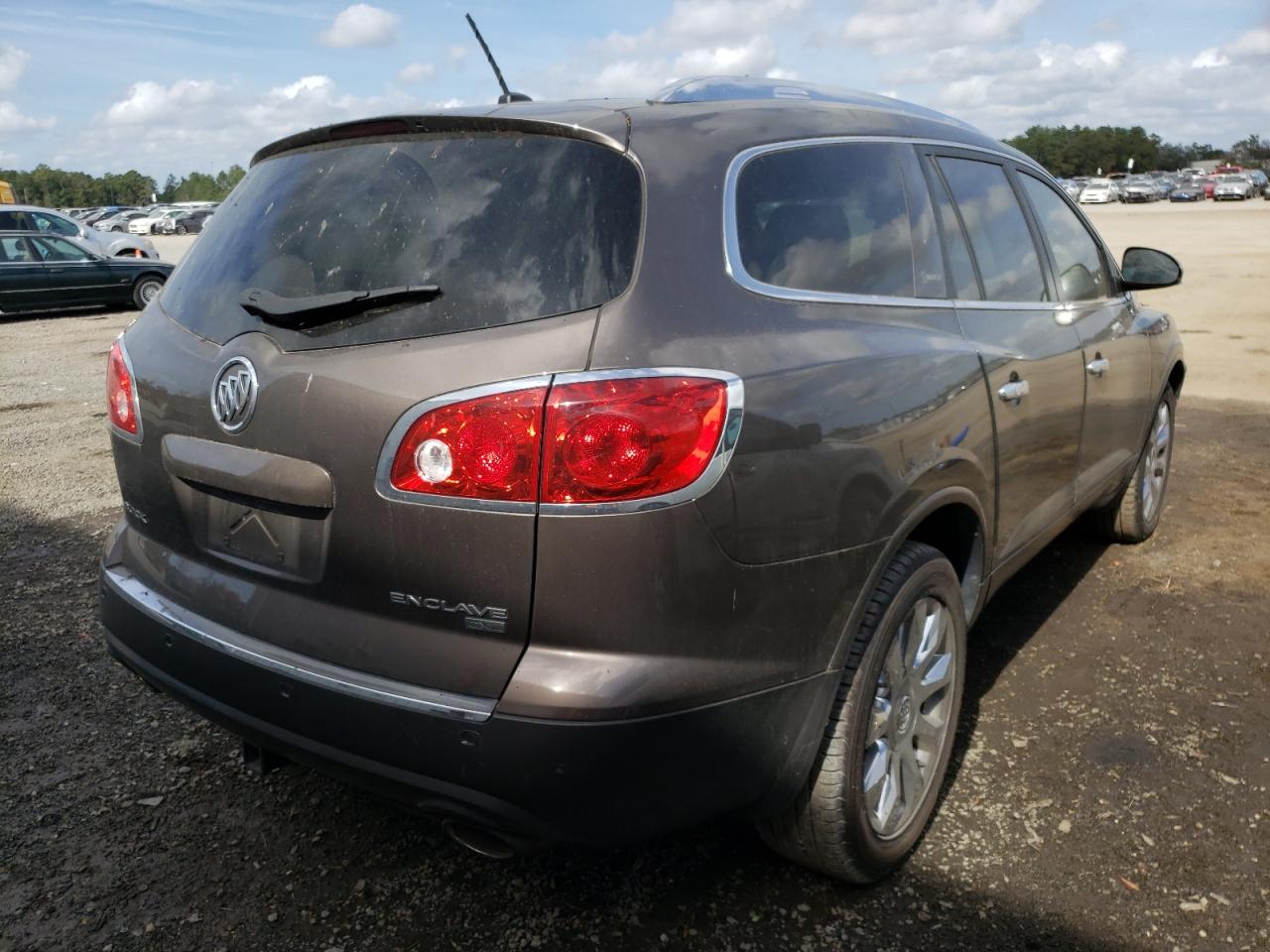 Photo 4 from auction – 2011 BUICK ENCLAVE CX with VIN 5GAKRCED2BJ309219
