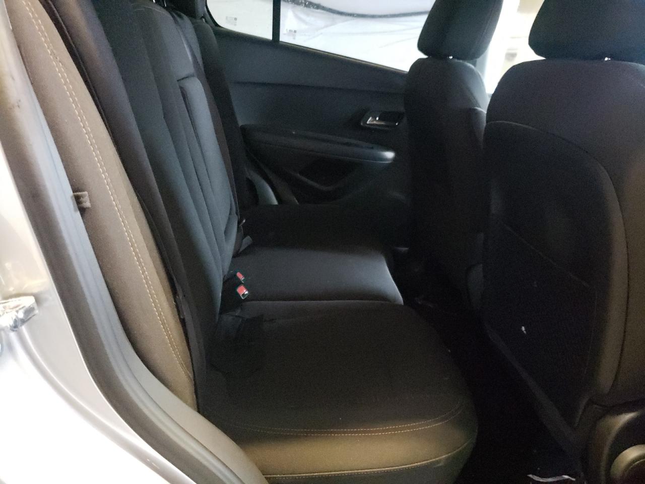 Photo 6 from auction – 2020 CHEVROLET TRAX LS with VIN KL7CJNSB7LB324154