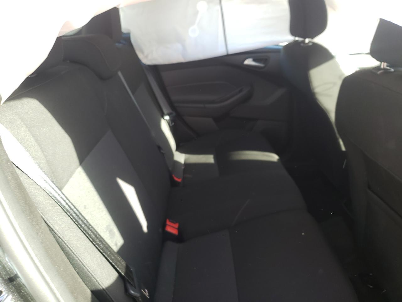 Photo 6 from auction – 2018 FORD FOCUS SE with VIN 1FADP3K28JL275361