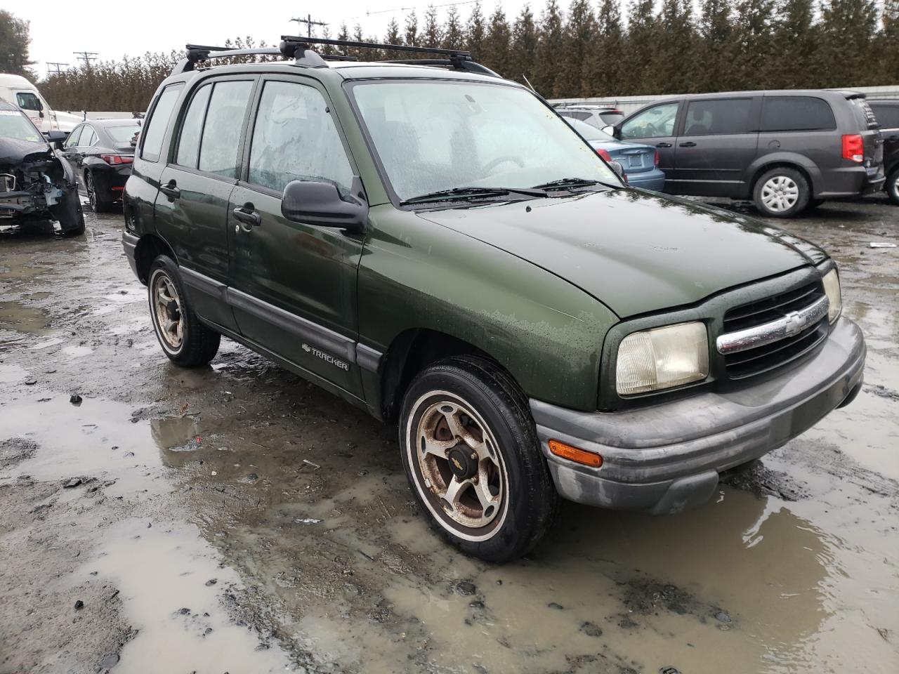 CHEVROLET TRACKER 2000 with VIN 2CNBJ13C0Y6922736 - Photo from auction