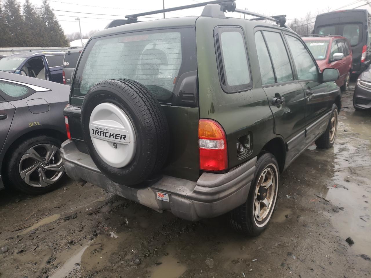Photo 4 from auction – 2000 CHEVROLET TRACKER with VIN 2CNBJ13C0Y6922736