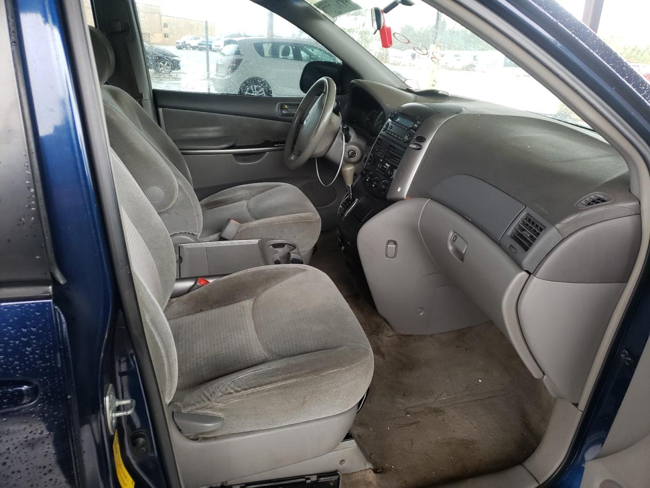 Photo 5 from auction – 2007 TOYOTA SIENNA with VIN 5TDZK23C77S020434