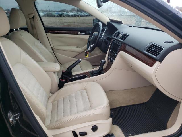 Photo 5 from auction – 2013 VOLKSWAGEN PASSAT SEL with VIN 1VWCM7A37DC030634