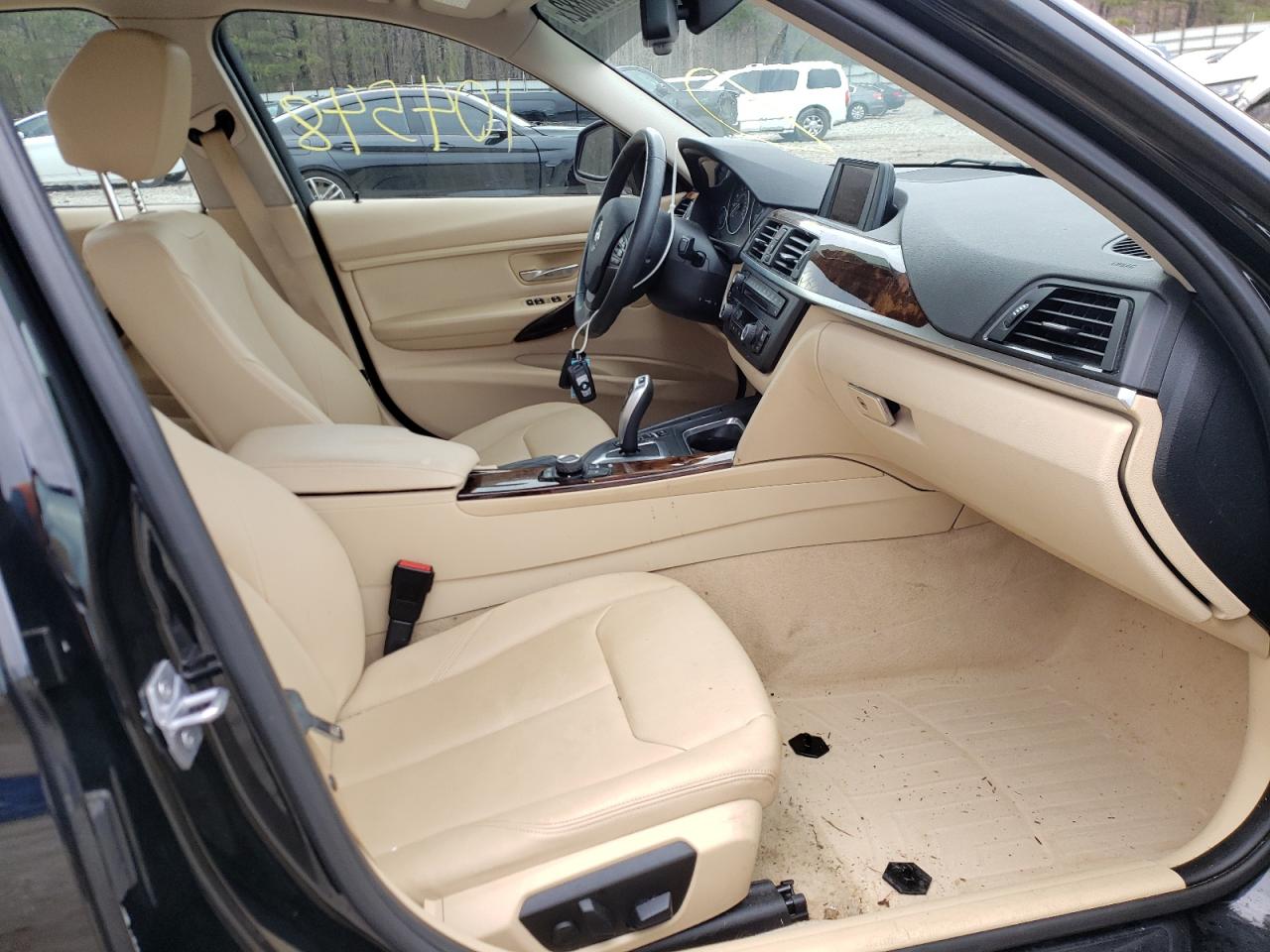 Photo 5 from auction – 2014 BMW 320 I with VIN WBA3B1G59ENS79163