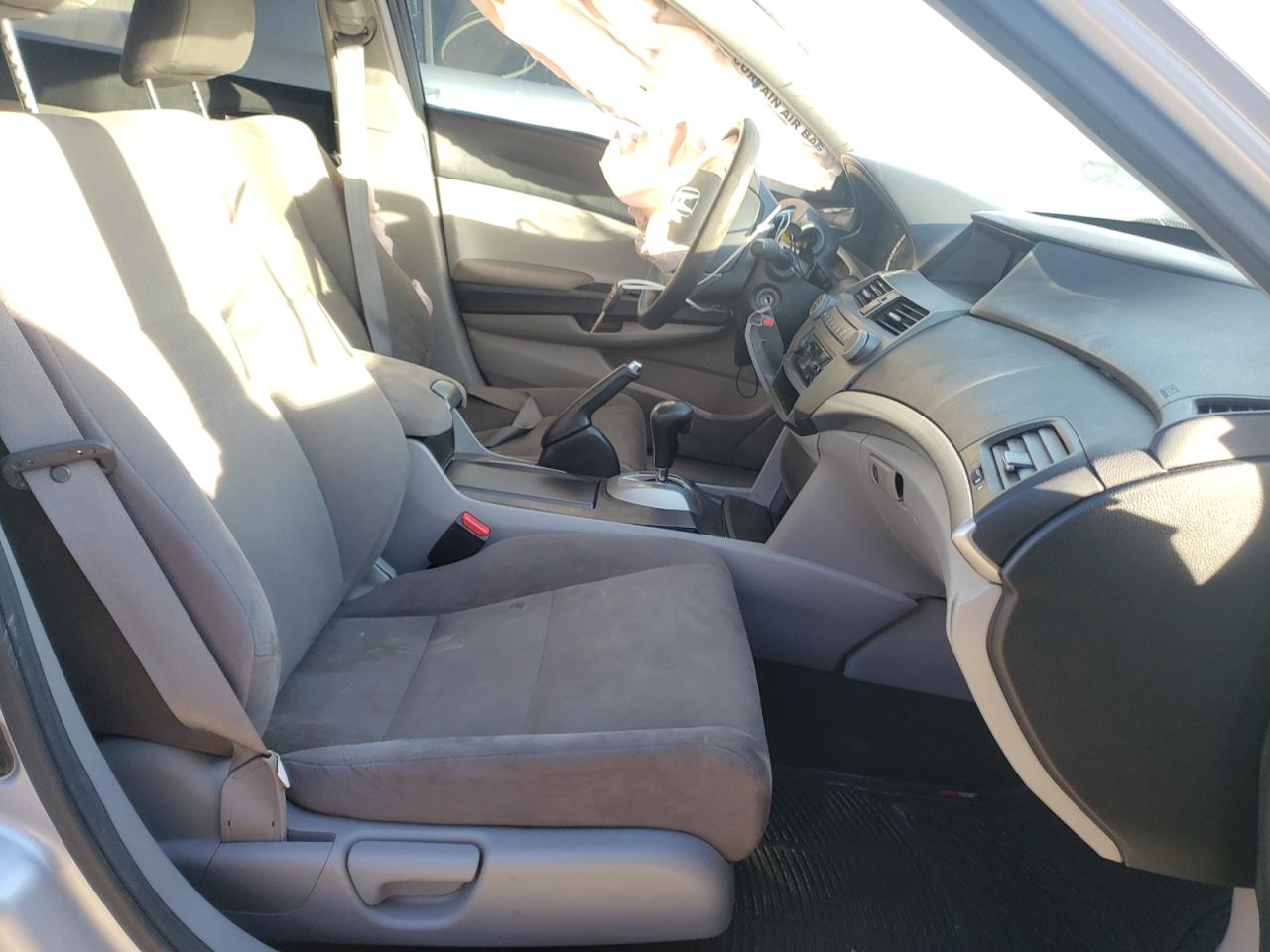 Photo 5 from auction – 2011 HONDA ACCORD LX with VIN 1HGCP2F31BA130664