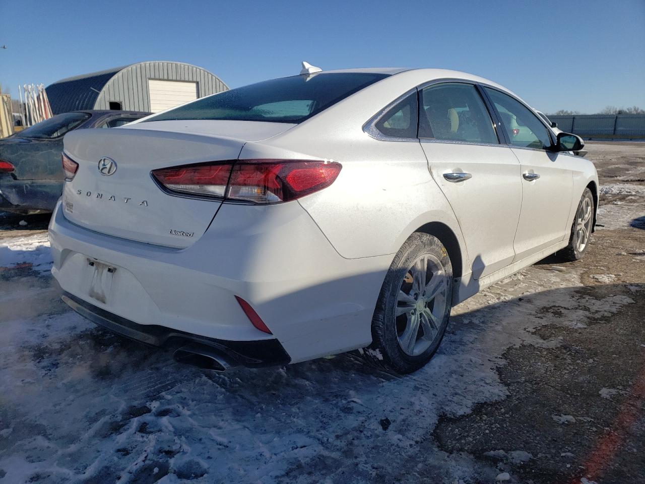 Photo 4 from auction – 2018 HYUNDAI SONATA SPO with VIN 5NPE34AF2JH667969