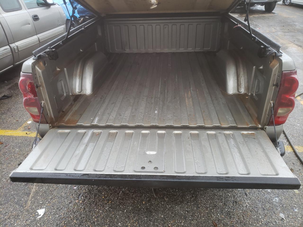 Photo 9 from auction – 2003 CHEVROLET SILVERADO with VIN 1GCEC19T23Z296994