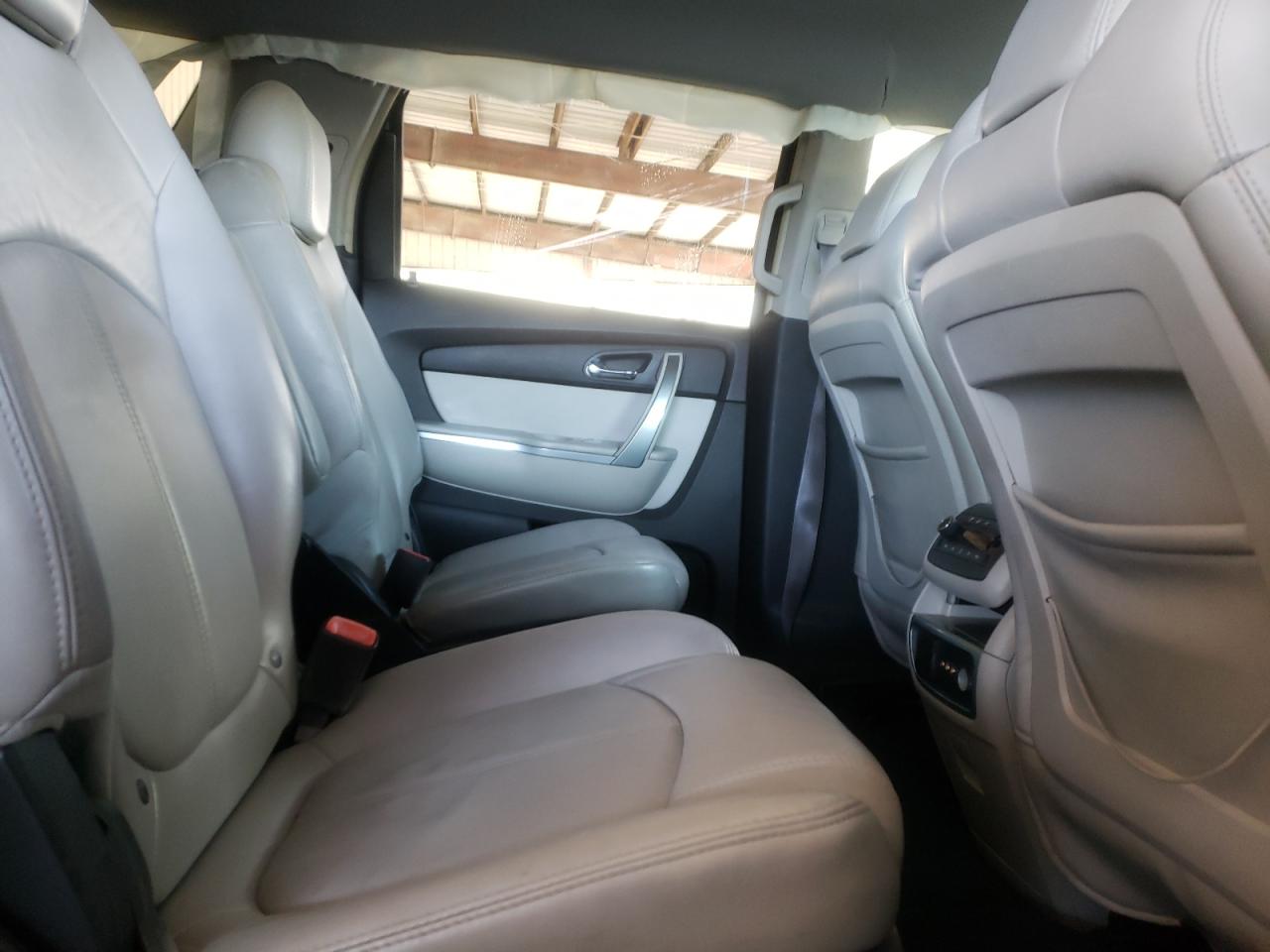 Photo 6 from auction – 2007 GMC ACADIA SLT with VIN 1GKER33727J168236