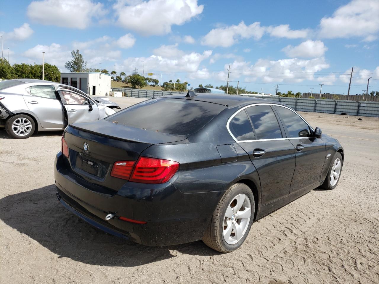 Photo 4 from auction – 2012 BMW 528 XI with VIN WBAXH5C57CDW08880