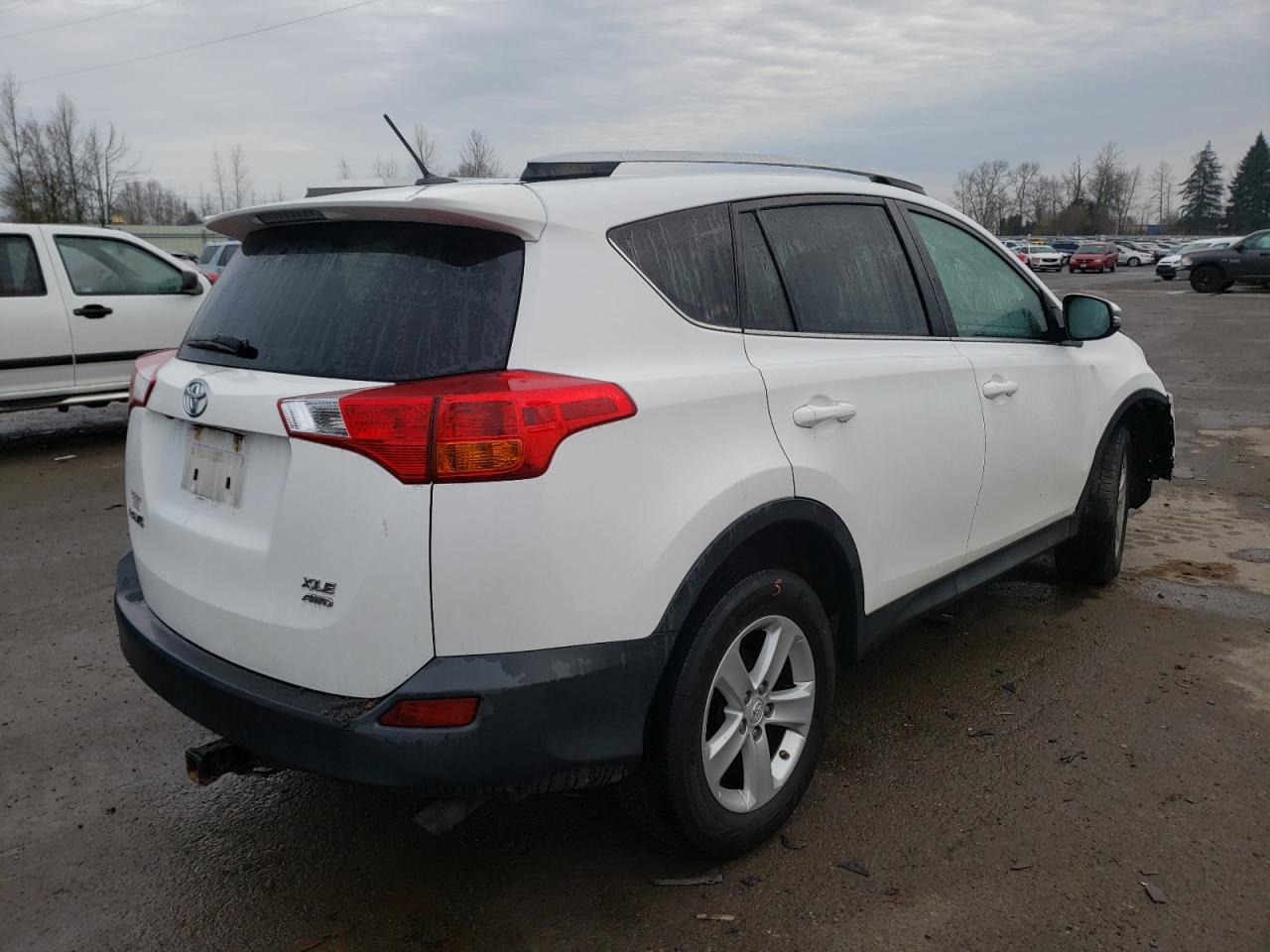 Photo 4 from auction – 2014 TOYOTA RAV4 XLE with VIN 2T3RFREV4EW190614