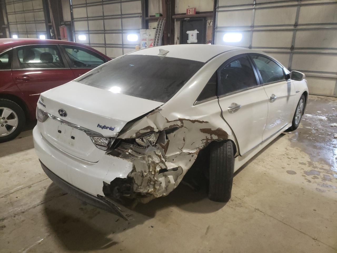 Photo 4 from auction – 2012 HYUNDAI SONATA HYB with VIN KMHEC4A45CA043331