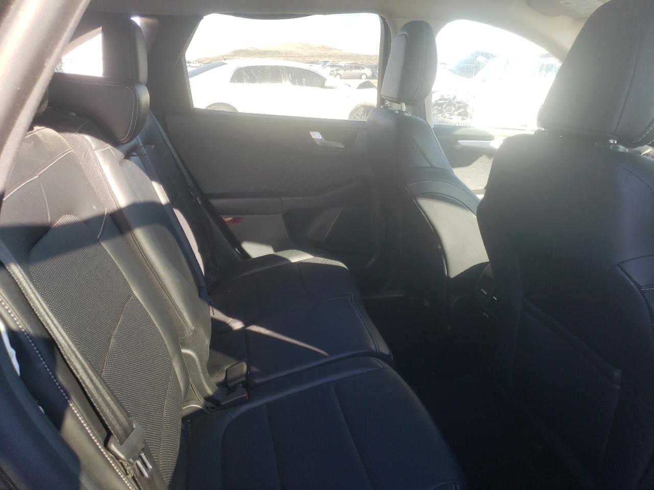 Photo 6 from auction – 2020 FORD ESCAPE SEL with VIN 1FMCU9H90LUA63603