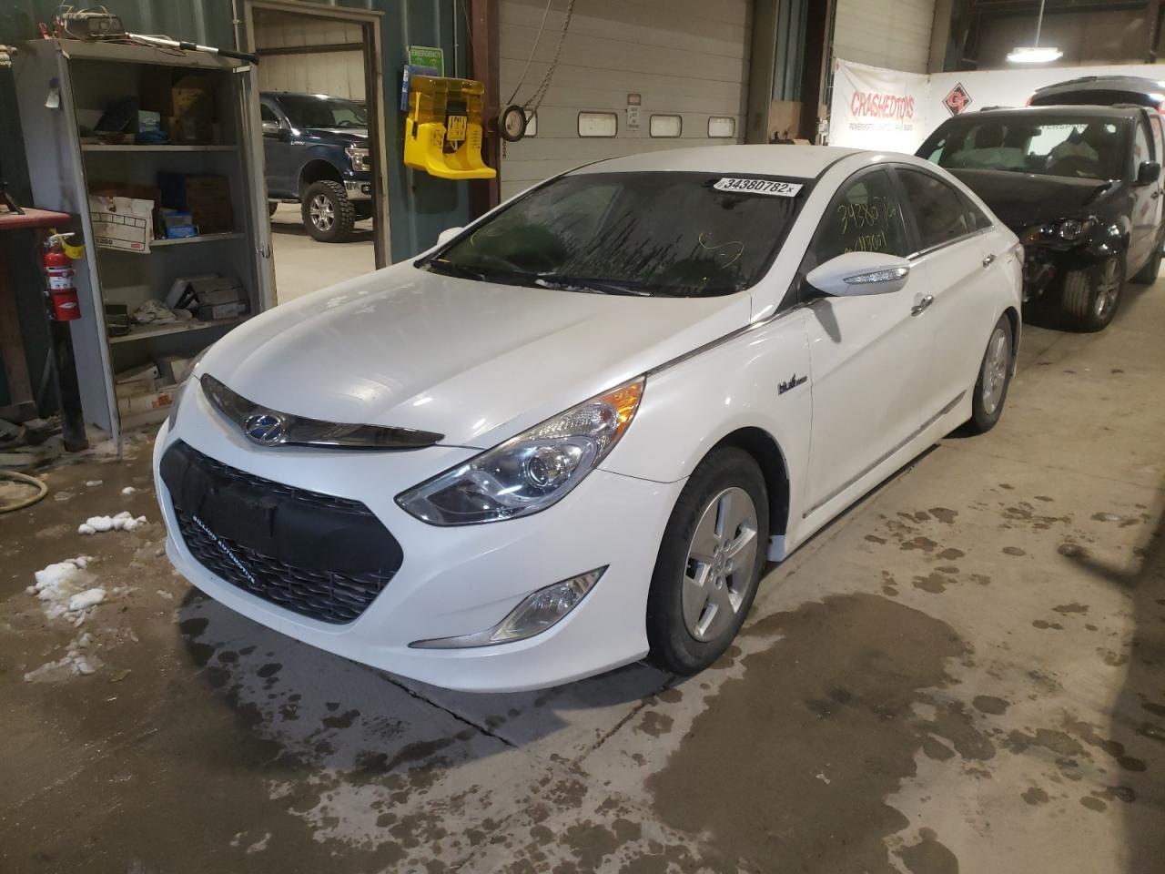 Photo 2 from auction – 2012 HYUNDAI SONATA HYB with VIN KMHEC4A45CA043331