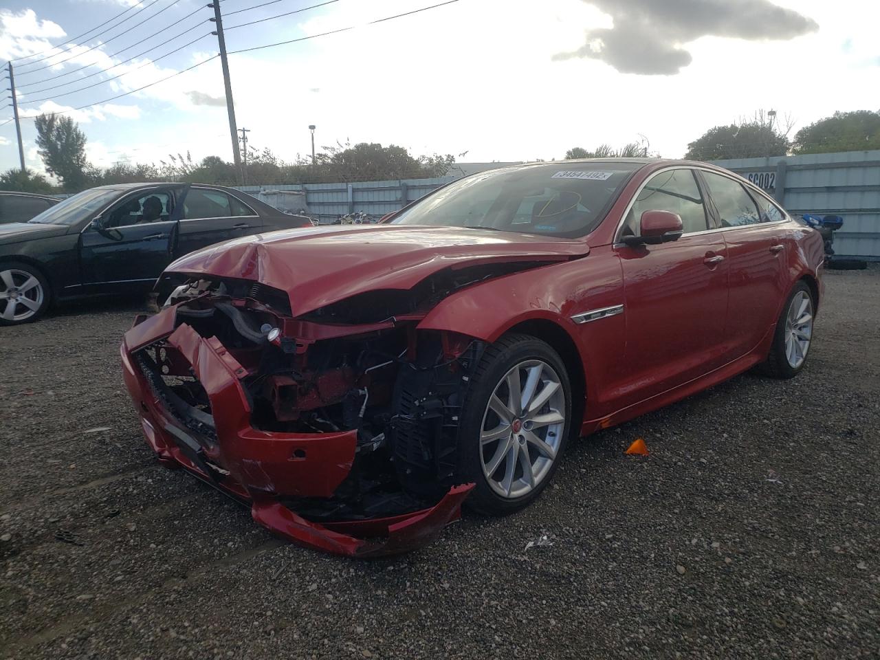 Photo 2 from auction – 2016 JAGUAR XJ with VIN SAJWJ1CD3G8V92325