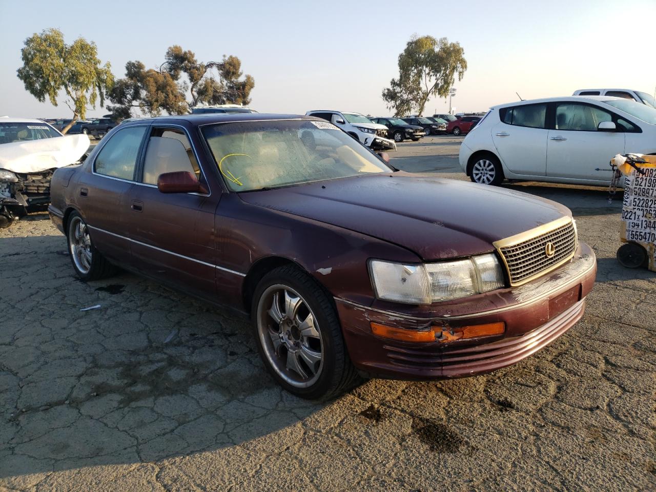 LEXUS LS 400 1992 with VIN JT8UF11E4N0143653 - Photo from auction