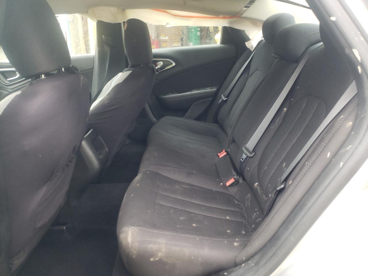 Photo 6 from auction – 2016 CHRYSLER 200 LIMITE with VIN 1C3CCCAB9GN156092