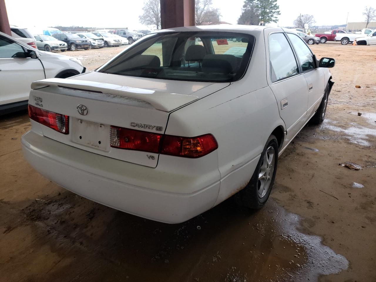 Photo 4 from auction – 2001 TOYOTA CAMRY LE with VIN 4T1BF22K51U957747