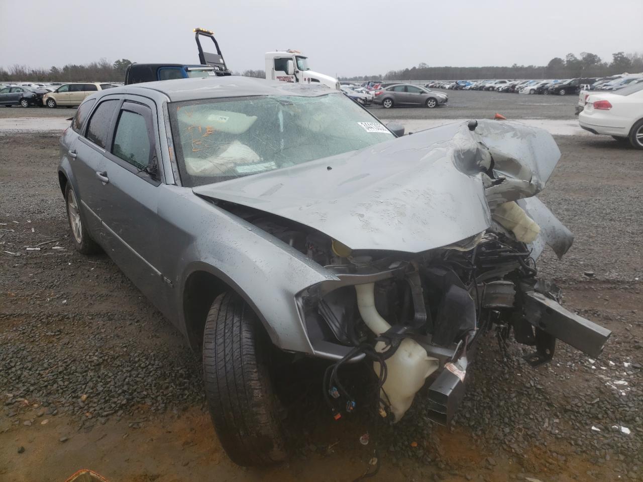 DODGE MAGNUM SXT 2006 with VIN 2D4FV47V26H335238 - Photo from auction