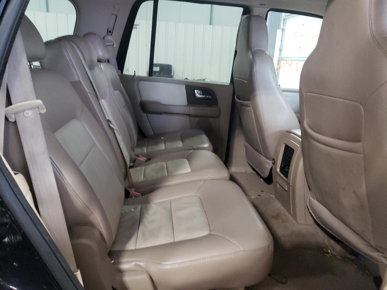 Photo 6 from auction – 2005 FORD EXPEDITION with VIN 1FMFU18505LA12753
