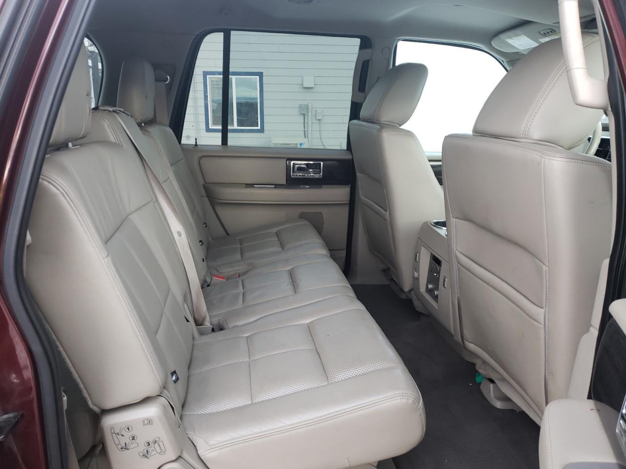 Photo 6 from auction – 2010 LINCOLN NAVIGATOR with VIN 5LMJJ3J51AEJ06063