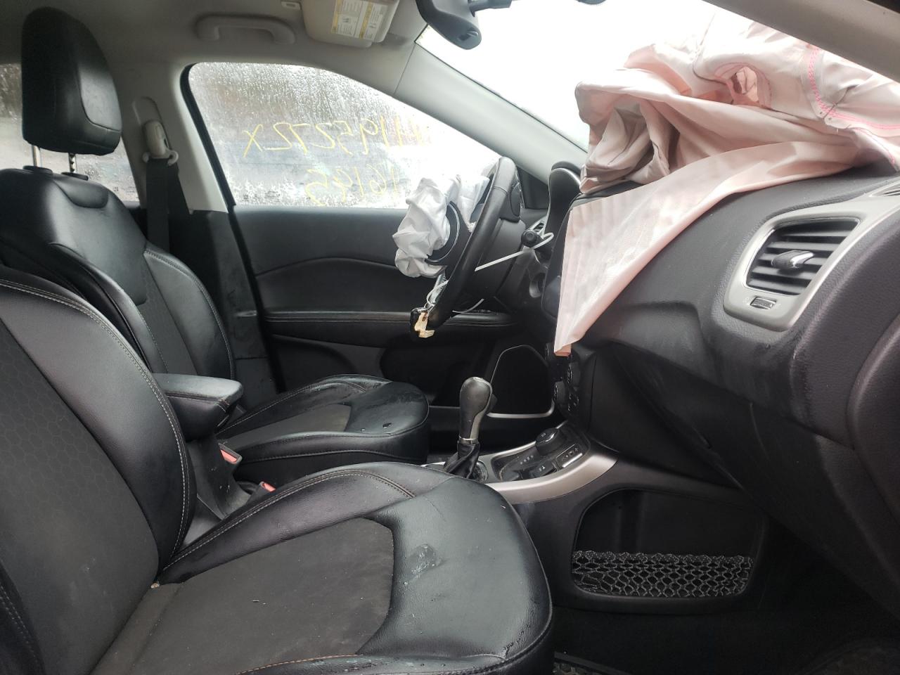 Photo 5 from auction – 2019 JEEP COMPASS LA with VIN 3C4NJDBB1KT813183