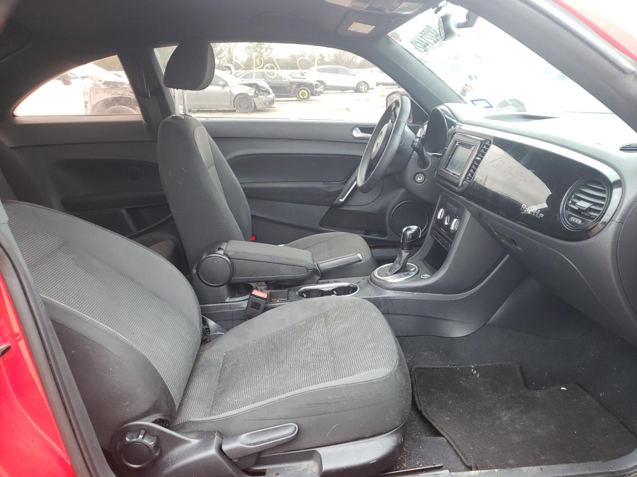 Photo 5 from auction – 2014 VOLKSWAGEN BEETLE with VIN 3VWF17AT9EM635115