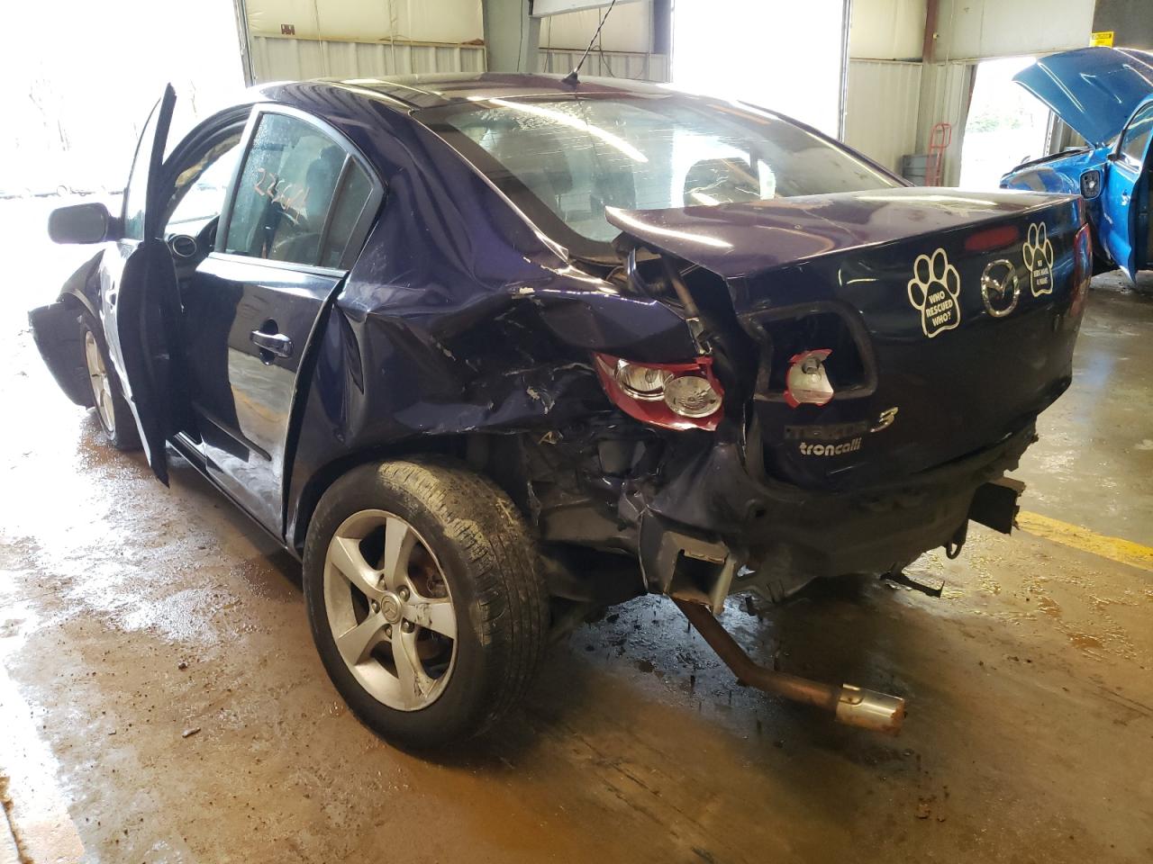 Photo 3 from auction – 2004 MAZDA 3 I with VIN JM1BK32F941198356