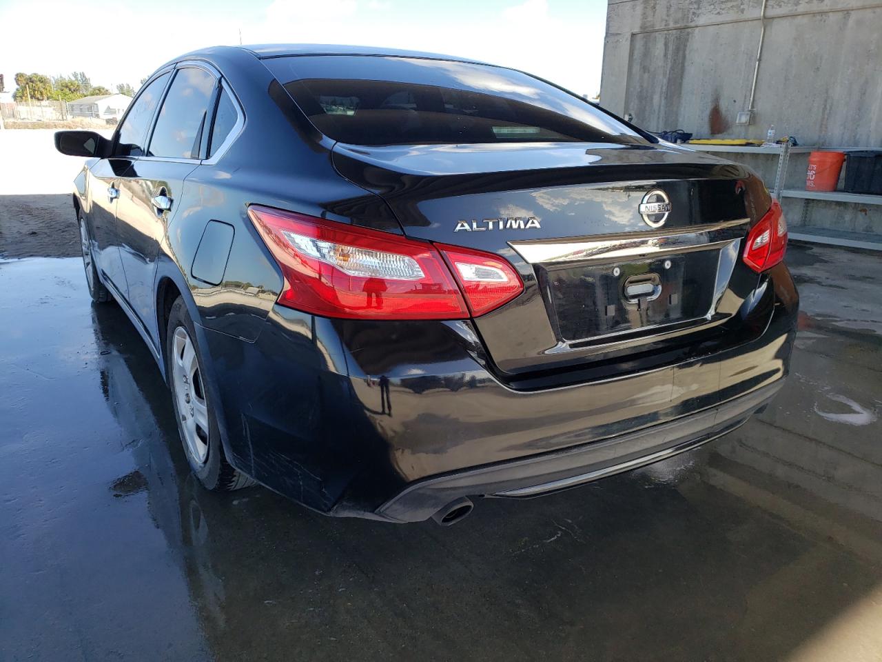 Photo 3 from auction – 2017 NISSAN ALTIMA 2.5 with VIN 1N4AL3AP4HC151092